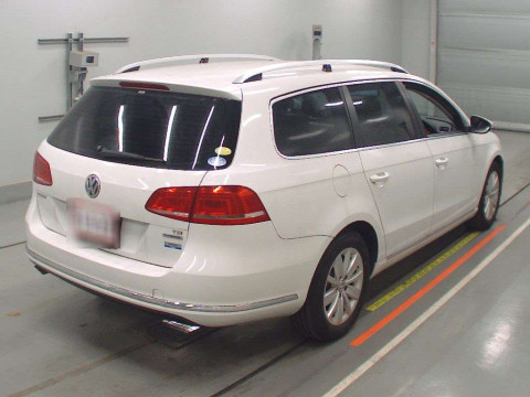 2011 Volkswagen Passat Variant 3CCAX[1]