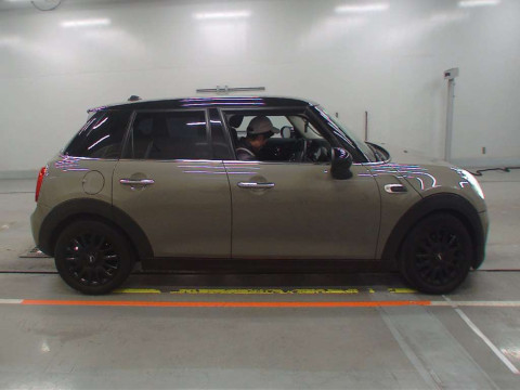 2018 Mini MINI XU15M[2]