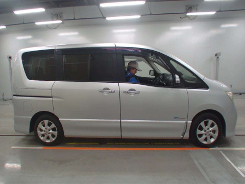 2012 Nissan Serena HFC26[2]