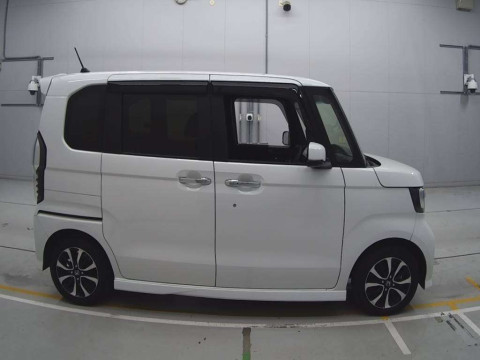 2019 Honda N-BOX CUSTOM JF3[2]