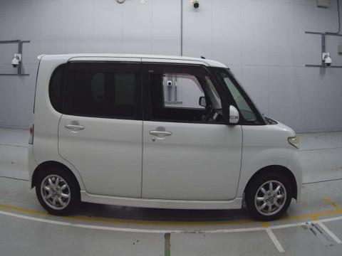 2010 Daihatsu Tanto L375S[2]