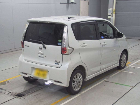 2013 Nissan DAYZ B21W[1]