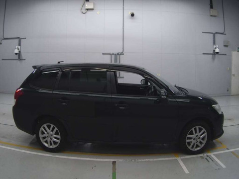 2012 Toyota Corolla Fielder NZE161G[2]