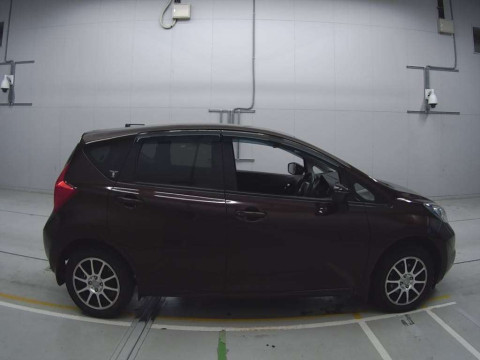 2015 Nissan Note E12[2]