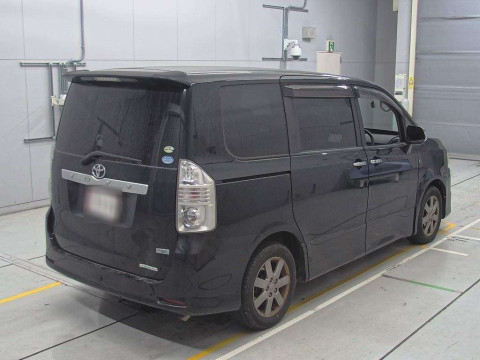 2009 Toyota Voxy ZRR70W[1]