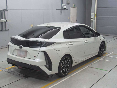 2018 Toyota Prius PHV ZVW52[1]