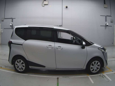 2016 Toyota Sienta NSP170G[2]