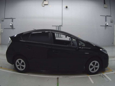 2014 Toyota Prius ZVW30[2]