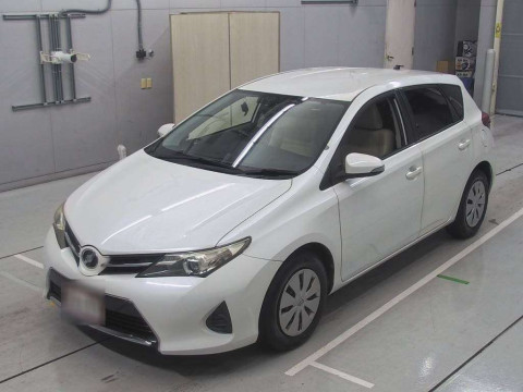 2013 Toyota Auris NZE181H[0]