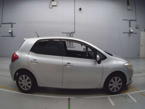 2007 Toyota Auris ZRE152H[2]