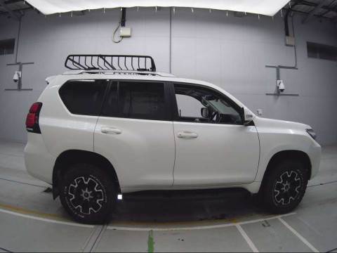 2019 Toyota Land Cruiser Prado TRJ150W[2]