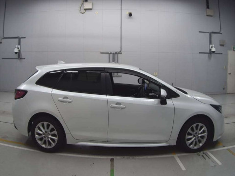 2021 Toyota Corolla Touring Wagon ZWE211W[2]