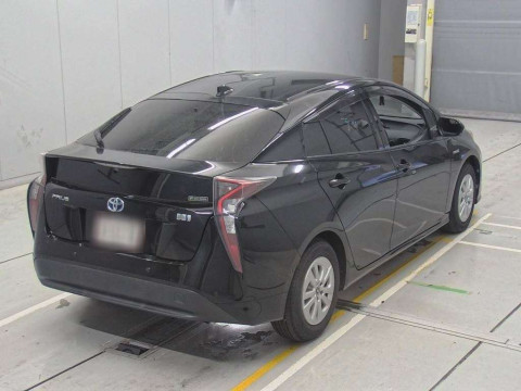 2017 Toyota Prius ZVW50[1]