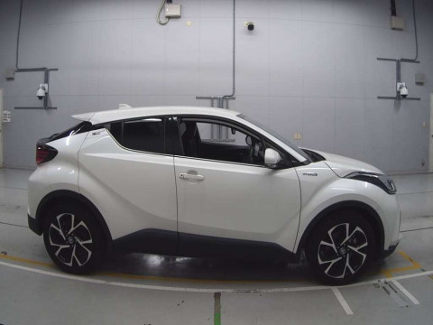 2021 Toyota C-HR ZYX11[2]