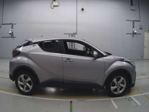 2018 Toyota C-HR ZYX10[2]