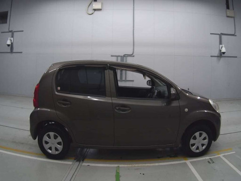 2013 Toyota Passo KGC30[2]