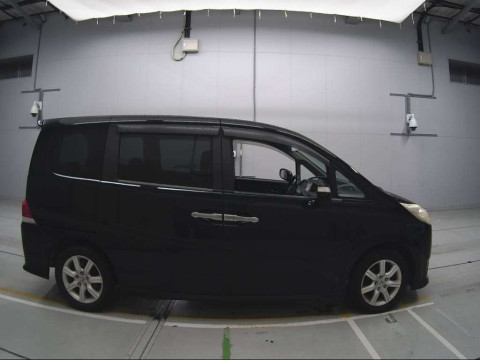 2006 Honda Step WGN RG1[2]