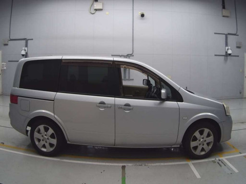 2010 Nissan Lafesta B30[2]