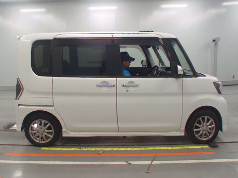 2016 Daihatsu Tanto Custom LA600S[2]