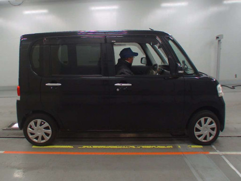 2011 Daihatsu Tanto L375S[2]