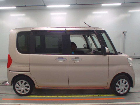 2013 Daihatsu Tanto LA600S[2]