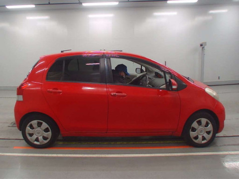 2007 Toyota Vitz SCP90[2]