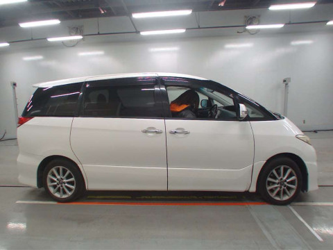 2010 Toyota Estima ACR50W[2]