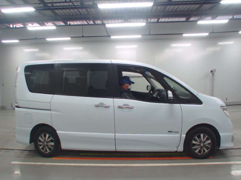 2014 Nissan Serena HFC26[2]