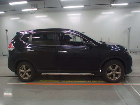 2014 Nissan X-Trail NT32[2]