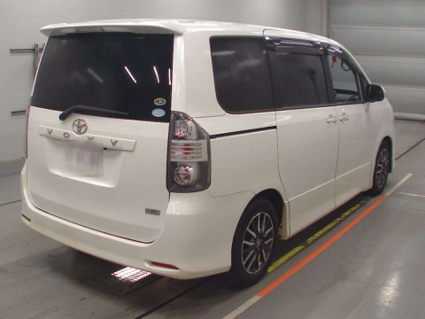 2008 Toyota Voxy ZRR70W[1]