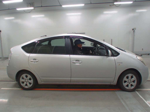 2007 Toyota Prius NHW20[2]