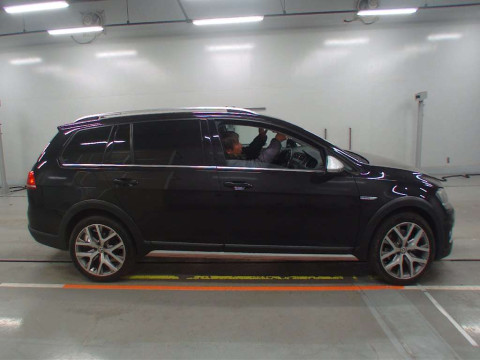 2016 Volkswagen GOLF Alltrack AUCJSF[2]