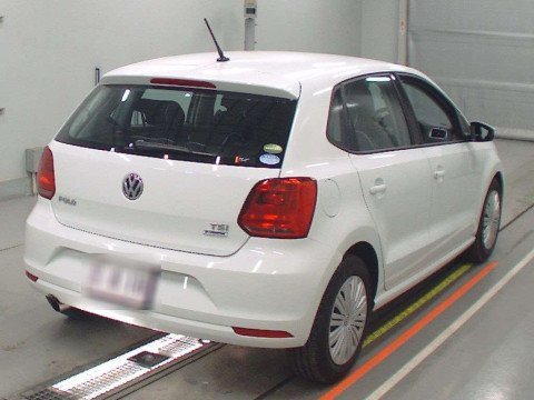 2016 Volkswagen Polo 6RCJZ[1]