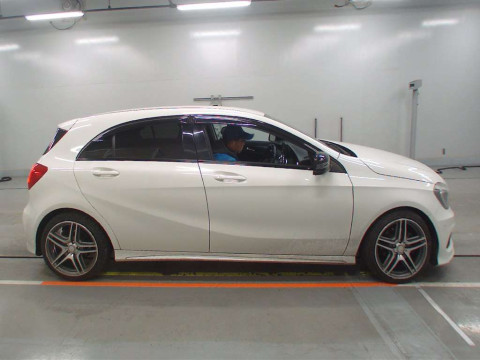 2013 Mercedes Benz A-Class 176042[2]