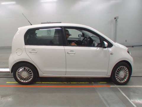 2013 Volkswagen up! AACHY[2]