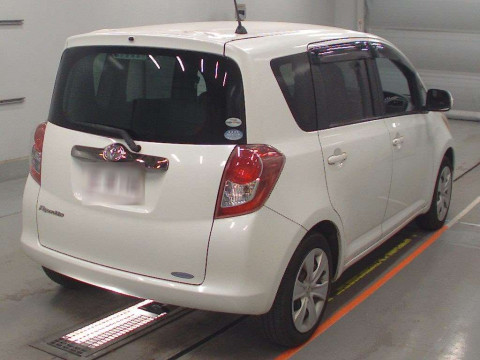 2010 Toyota Ractis SCP100[1]