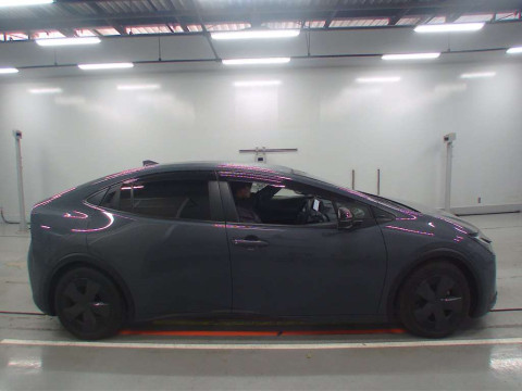 2023 Toyota Prius ZVW60[2]