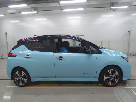 2019 Nissan Leaf ZE1[2]