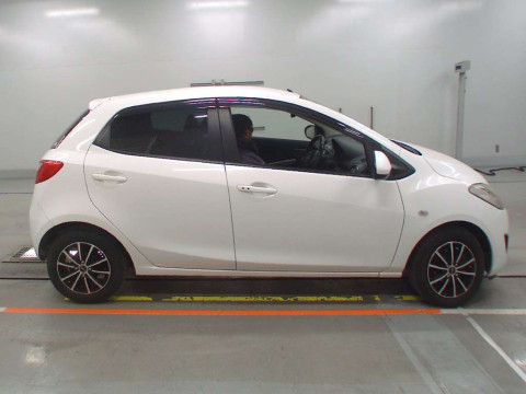 2014 Mazda Demio DE3FS[2]