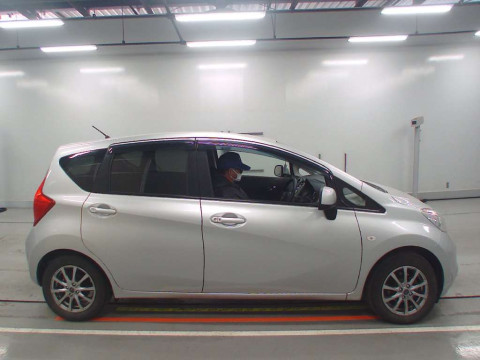 2015 Nissan Note E12[2]