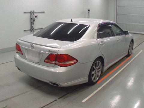 2009 Toyota Crown GRS200[1]