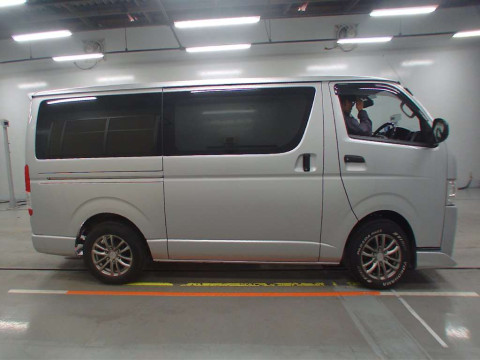 2014 Toyota Regiusace Van TRH200V[2]