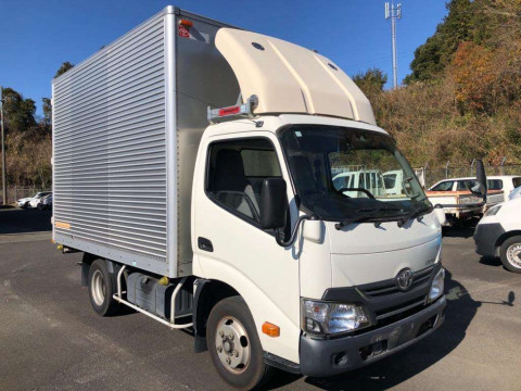 2017 Toyota Dyna Truck XZC605[2]