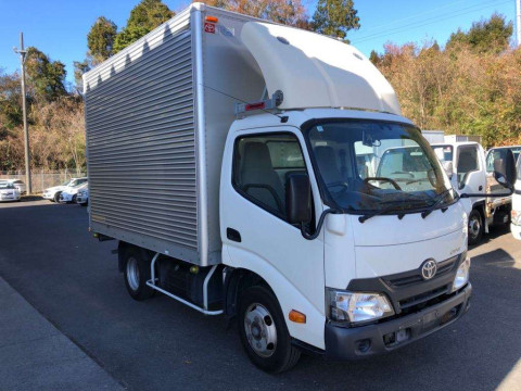 2017 Toyota Dyna Truck XZC605[2]