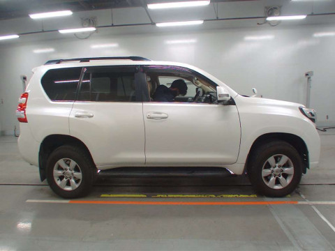 2014 Toyota Land Cruiser Prado TRJ150W[2]