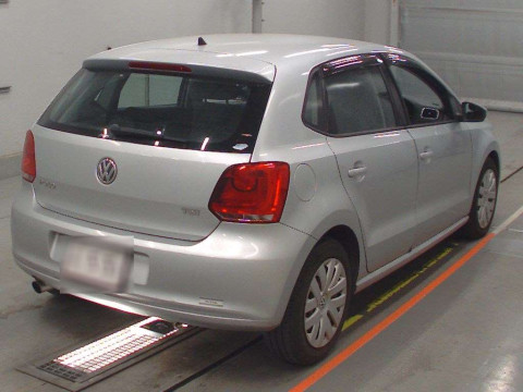 2010 Volkswagen Polo 6RCBZ[1]