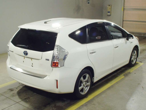 2014 Toyota Prius alpha ZVW41W[1]