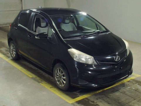 2011 Toyota Vitz NSP135[2]