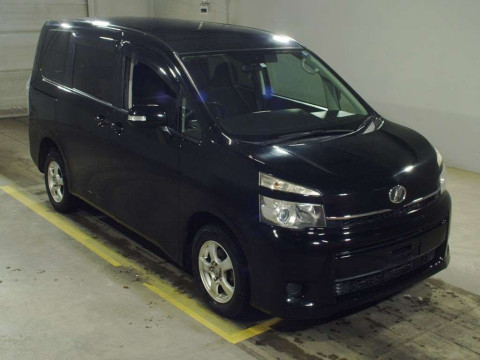 2011 Toyota Voxy ZRR75G[2]