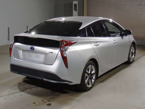 2017 Toyota Prius ZVW51[1]